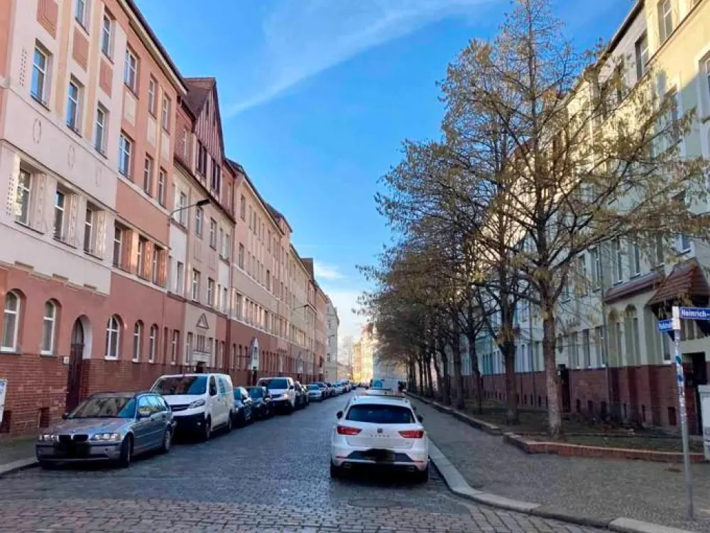 Frisch Sanierte 2 Zimmer Wohnung mit Balkon
