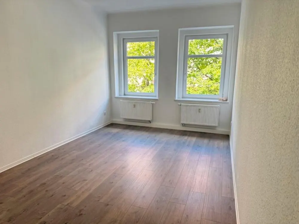 Frisch Sanierte 2 Zimmer Wohnung mit Balkon