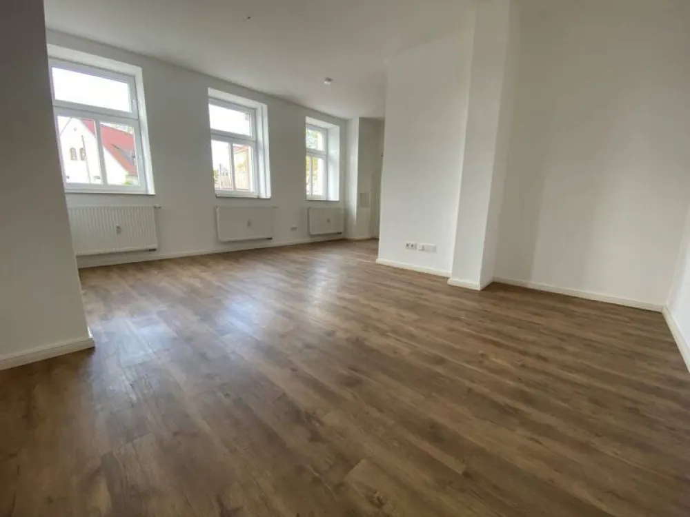 Modern sanierte 2-Raumwohnung mit Einbauküche sucht neue Mieter*innen!