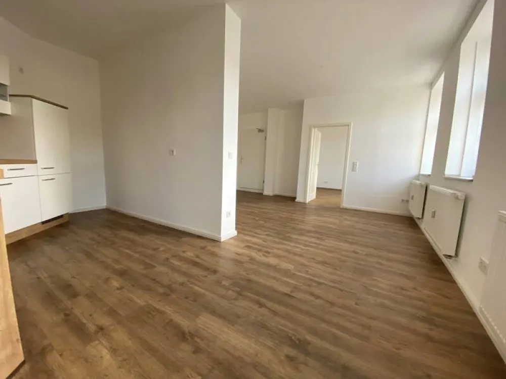 Modern sanierte 2-Raumwohnung mit Einbauküche sucht neue Mieter*innen!