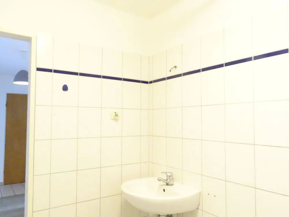 Vorderer Westen/Tannenwäldchen: Zentral gelegene Wohnung mit Südbalkon, mit Blick über Kassel