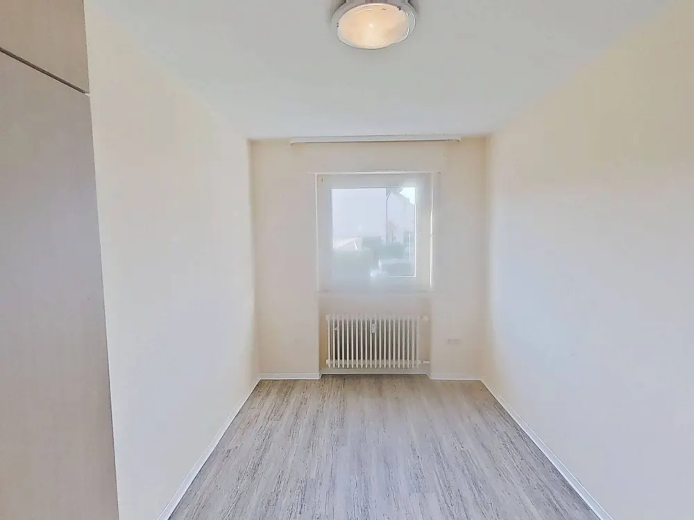 Große 3-Zi.-Whg. mit BALKON in Paderborn-Sennelager