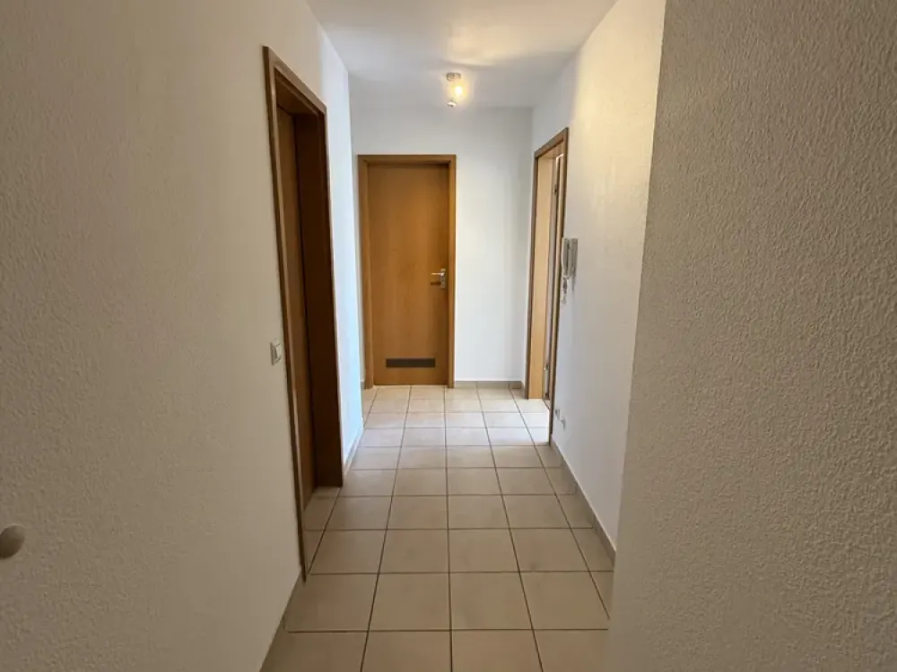 Helle 2-Zimmer-Wohnung mit Balkon und Garagenstellplatz