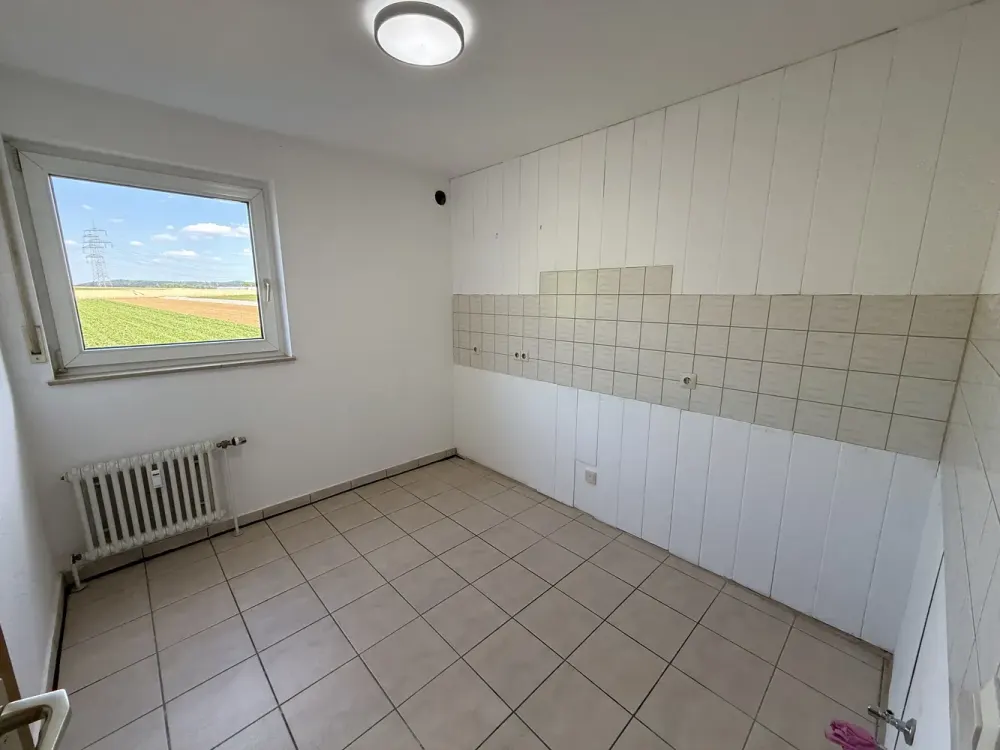 Helle 2-Zimmer-Wohnung mit Balkon und Garagenstellplatz