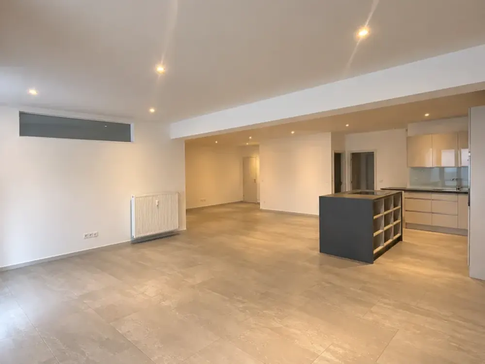 Großzügige 2,5-Zi.-Wohnung | 110 m² | eigener Eingang | Balkon & EBK
