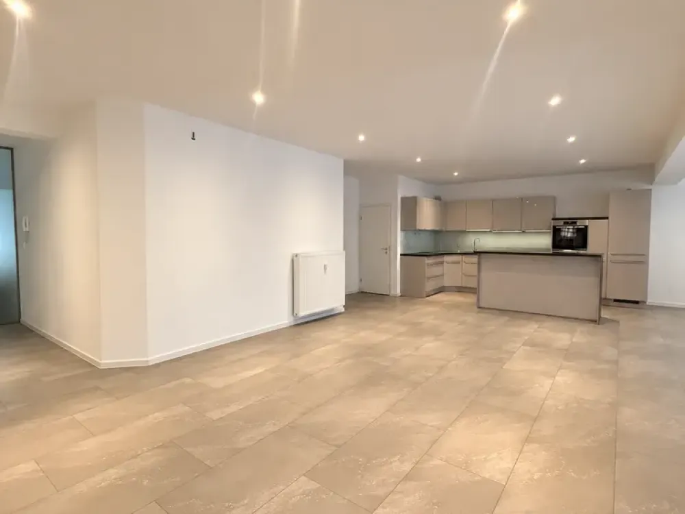 Großzügige 2,5-Zi.-Wohnung | 110 m² | eigener Eingang | Balkon & EBK