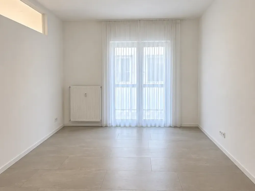 Großzügige 2,5-Zi.-Wohnung | 110 m² | eigener Eingang | Balkon & EBK