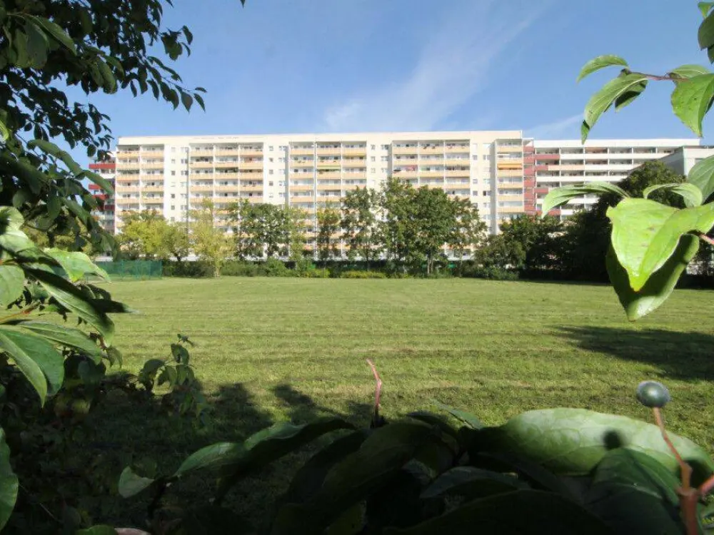 Helle Dreiraumwohnung mit Balkon und Aufzug