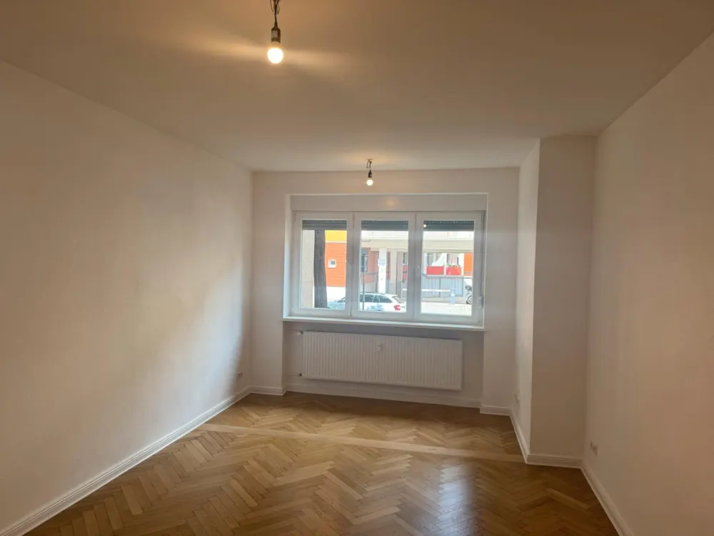 Kernsaniert, 3 Zimmer Wohnung 99qm Untermiete inkl. Strom