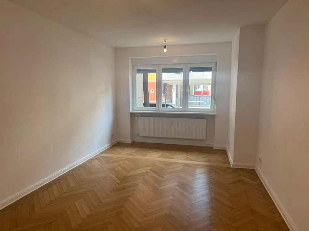 Kernsaniert, 3 Zimmer Wohnung 99qm Untermiete inkl. Strom
