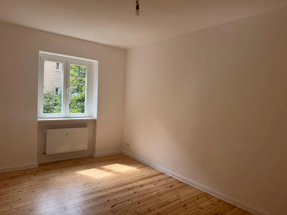 Kernsaniert, 3 Zimmer Wohnung 99qm Untermiete inkl. Strom