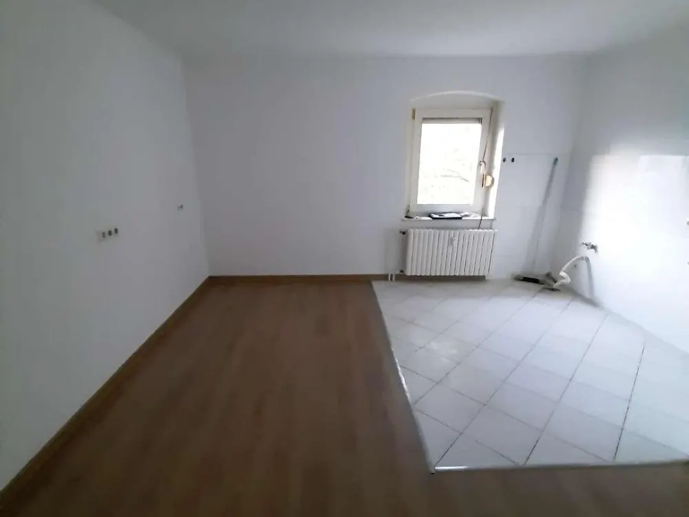 Annenstraße 82 - Schöne 3- Zi.- Whg. in zentraler Lage zu vermieten