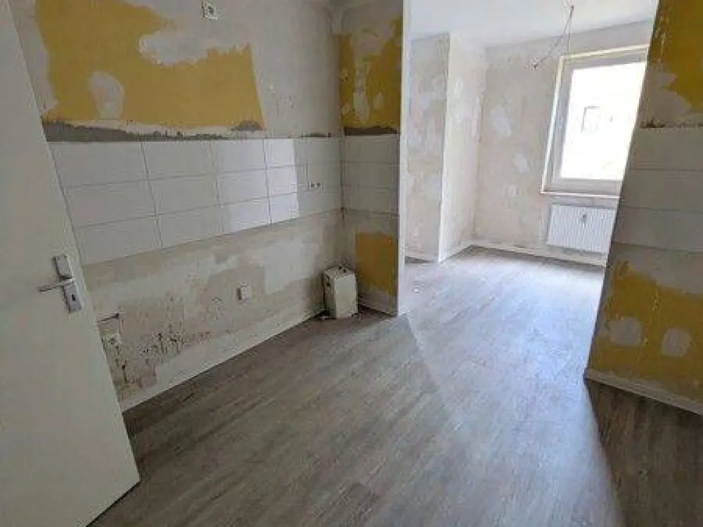 Schön geschnitte 3-Zimmer-Wohnung mit Balkon und modernem Bad und großem Balkom