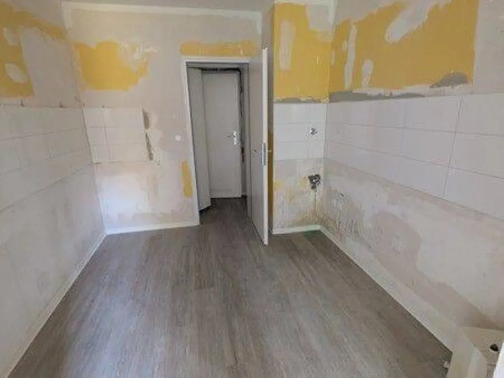 Schön geschnitte 3-Zimmer-Wohnung mit Balkon und modernem Bad und großem Balkom