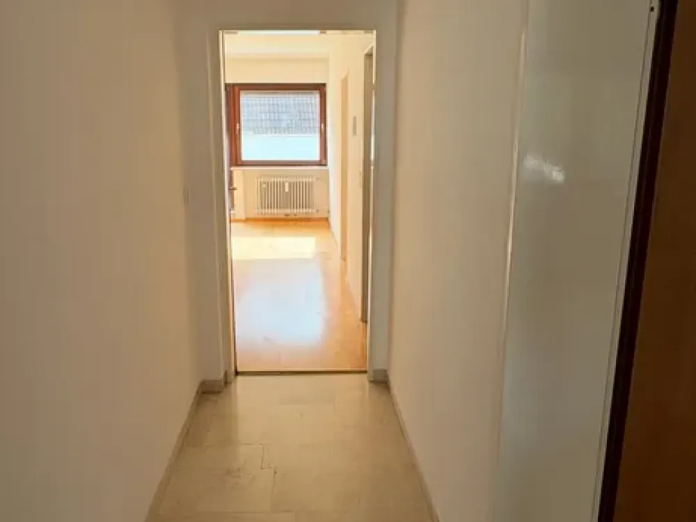 Helle 5,5-Zimmer-Wohnung mit Dachterrasse und Balkon in Sendling, ideal für WG oder Familie