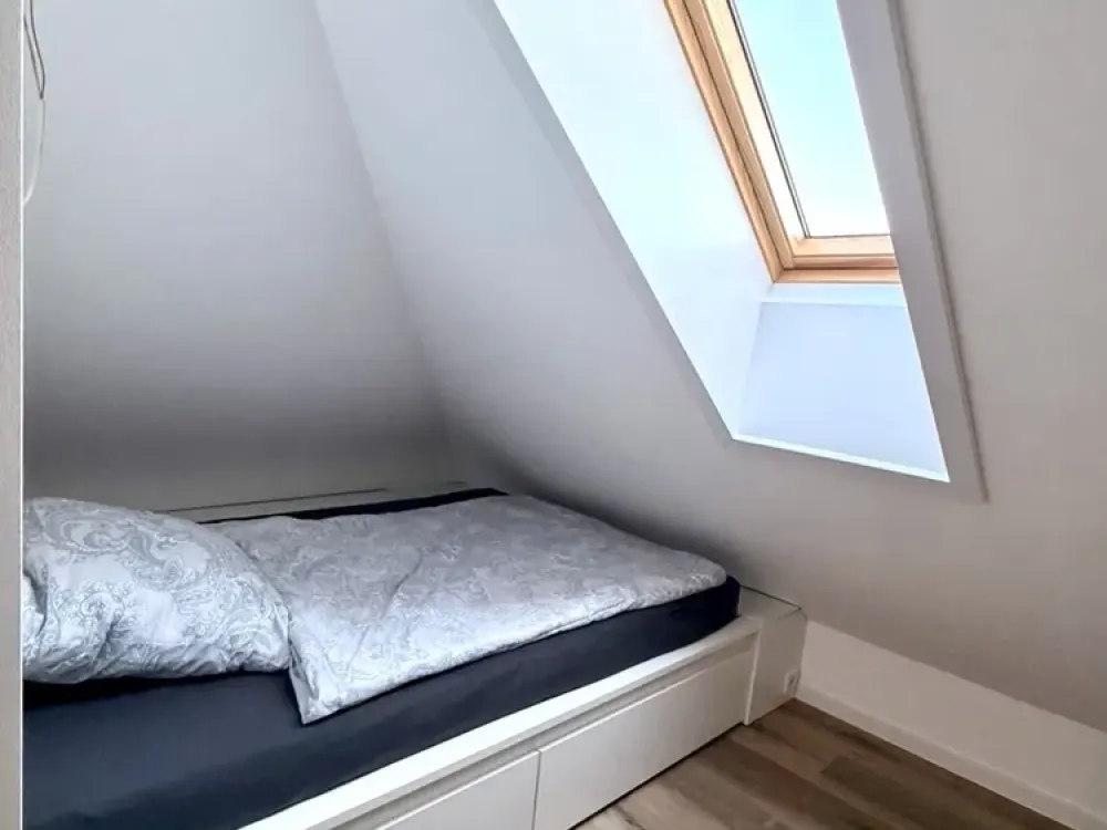 ALL-INCLUSIVE! Stilvoll möbliertes Apartment mit PKW-Stellplatz, Strom, WLAN & Vollausstattung