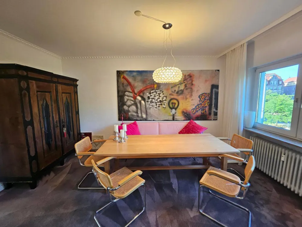 Helle zentrale 4,5 Zimmer-Wohnung renoviert