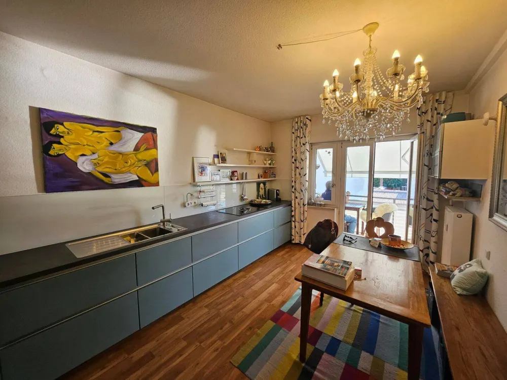 Helle zentrale 4,5 Zimmer-Wohnung renoviert
