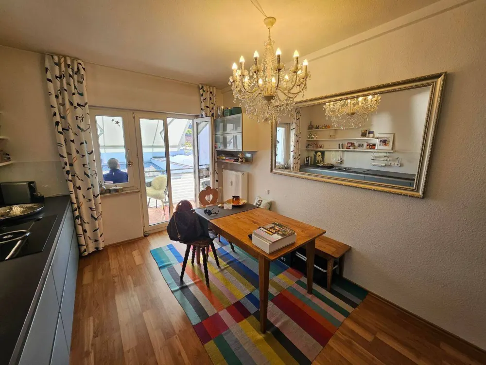 Helle zentrale 4,5 Zimmer-Wohnung renoviert