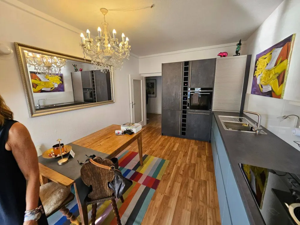 Helle zentrale 4,5 Zimmer-Wohnung renoviert