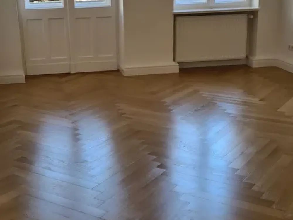 Wohnung mit Altbaucharme und Balkon