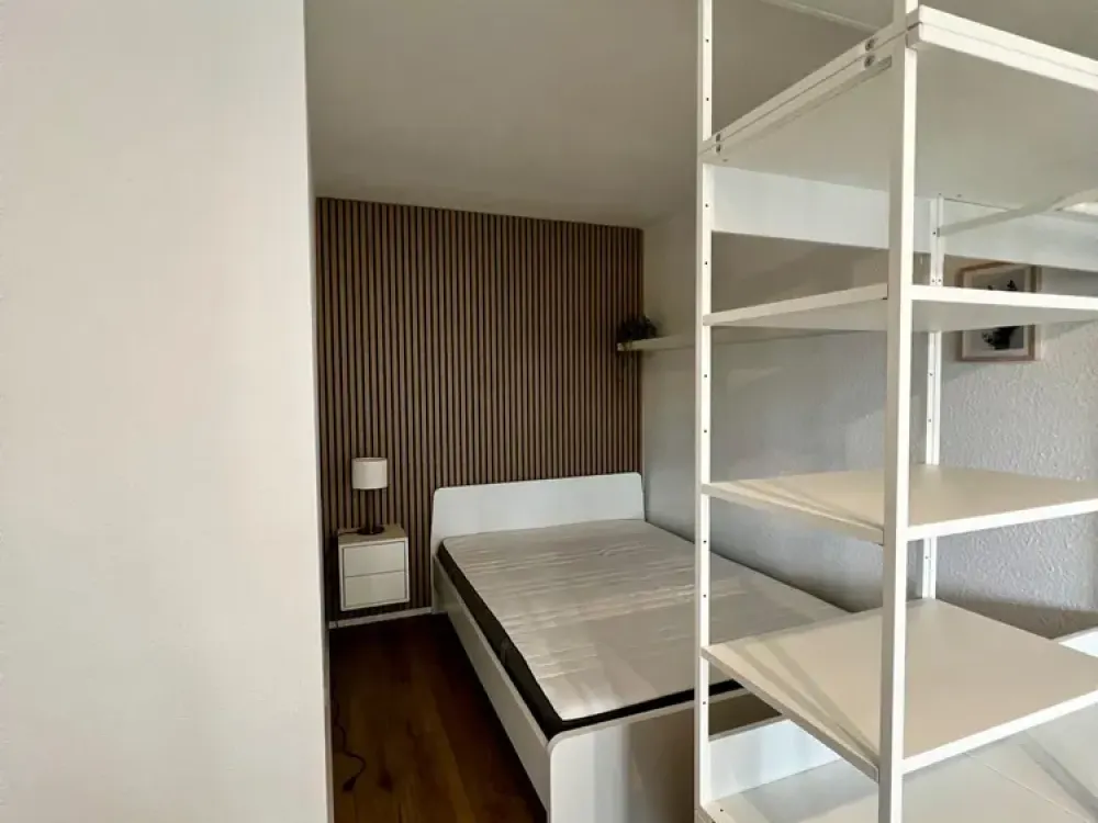 Möbliertes Appartement mit Sonnenbalkon ins Grüne