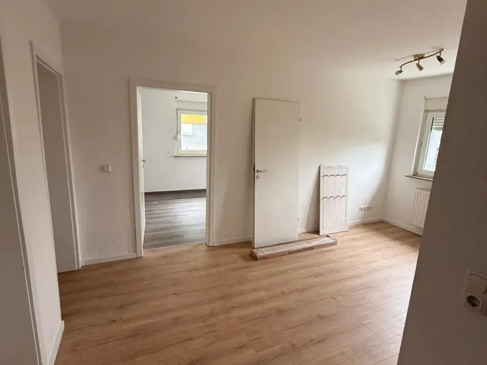 Frisch renovierte 3-Zimmer-Wohnung mit großer Wohnküche in Kerpen-Balkhausen