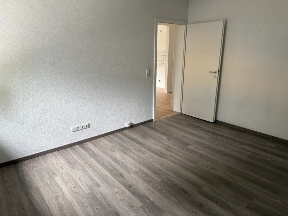Frisch renovierte 3-Zimmer-Wohnung mit großer Wohnküche in Kerpen-Balkhausen