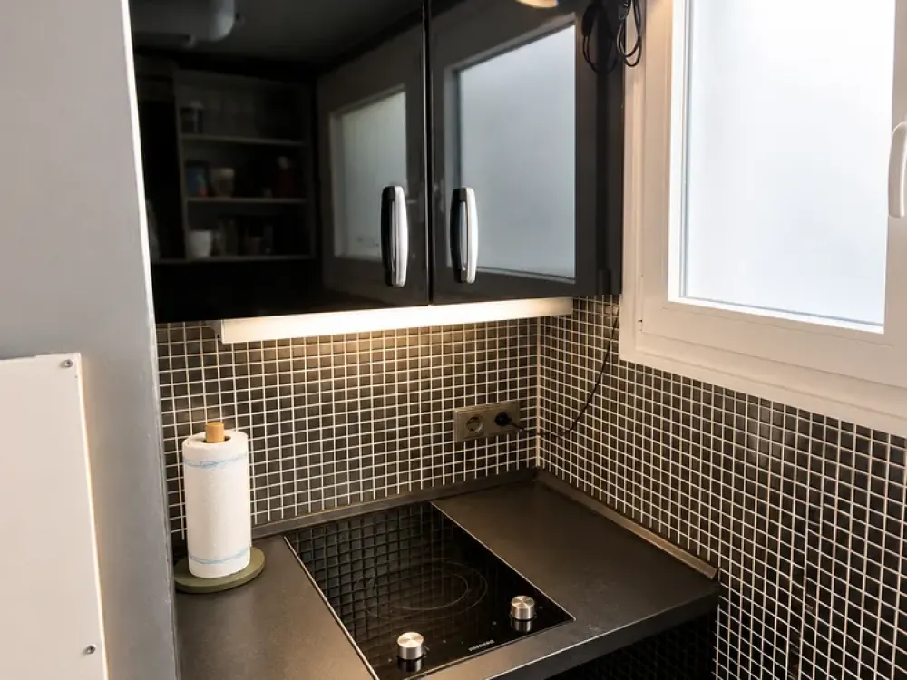 Große Dachterrasse am Hölderlinplatz - 1,5-Zimmer-Wohnung in Stuttgart-West | teilmöbliert
