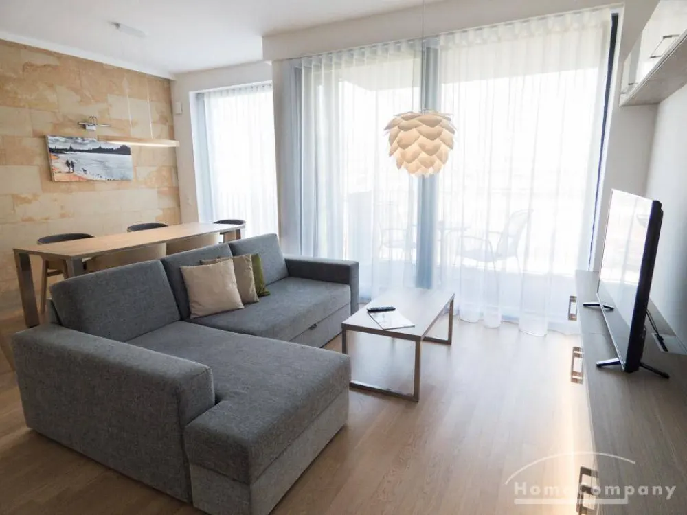 143683 HomeCompany Dresden Furnished Exclusives 3-Room Apartment in Dresden-Altstadt Near Frauenkirche max. 6 Persons