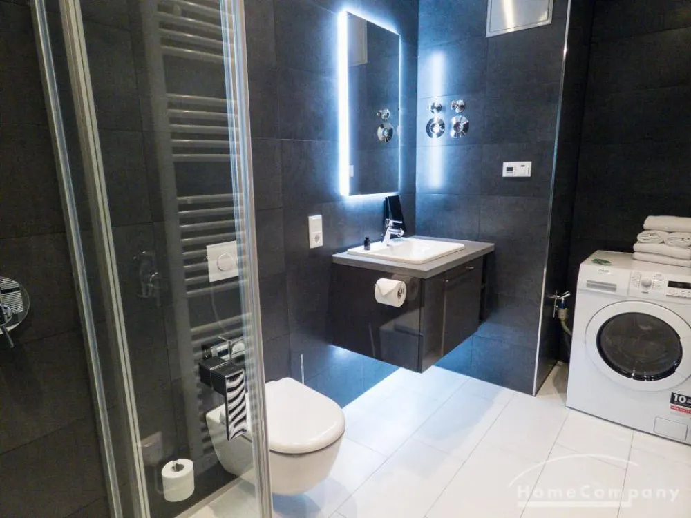 143683 HomeCompany Dresden Furnished Exclusives 3-Room Apartment in Dresden-Altstadt Near Frauenkirche max. 6 Persons