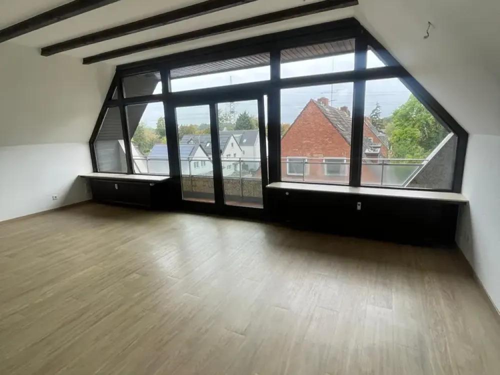 Besichtigung: 14.09. um 19:00 Uhr - großzügige 2-Zimmer-Maisonette-Wohnung auf hellen 91 m²