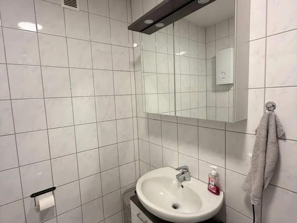 3 Zimmer Dachgeschoss Wohnung / Küchenübernahme