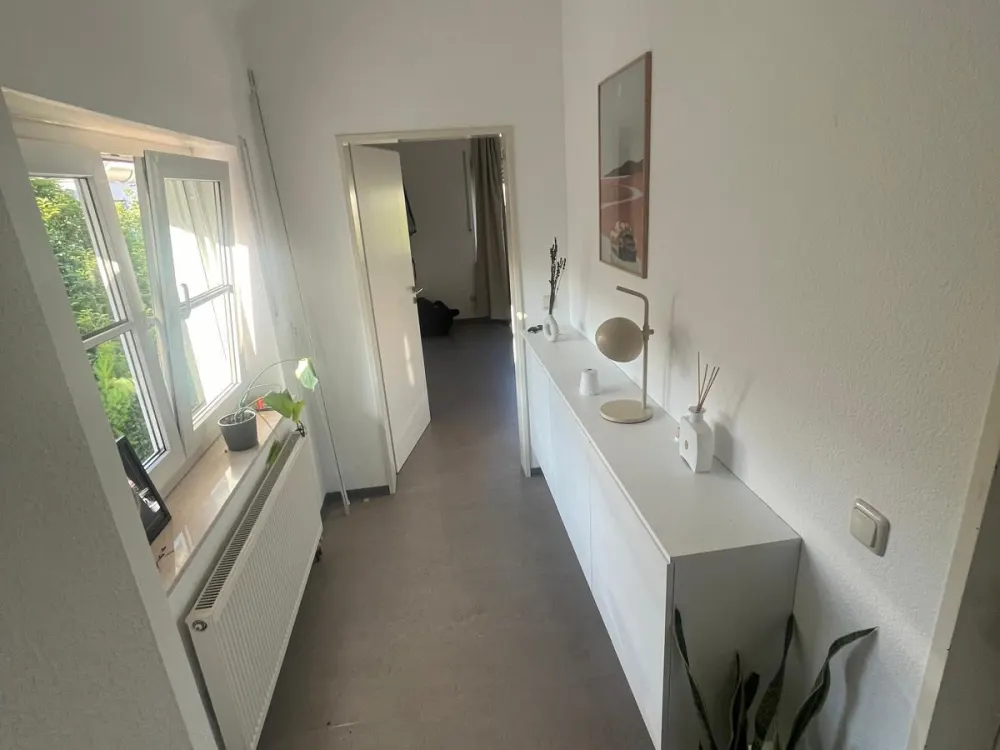 Helle 3-Schlafzimmer-Wohnung mit Balkon, Einbauküche und Garage