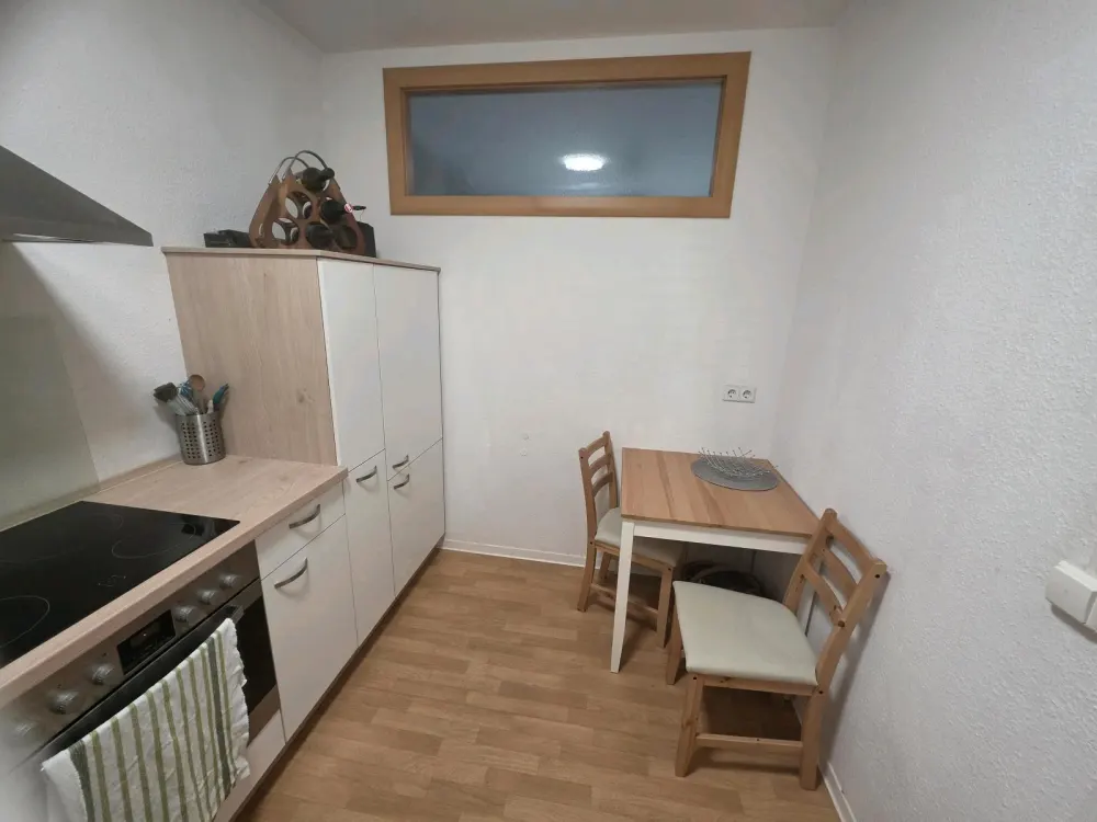 Nachmieter für möblierte 2 Zimmer Wohnung mit Balkon gesucht!