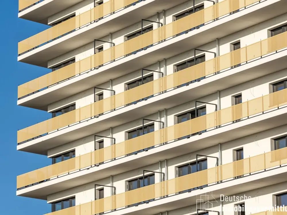 ERSTBEZUG: Moderne 2-Zimmerwohnung mit großem Balkon und Einbauküche