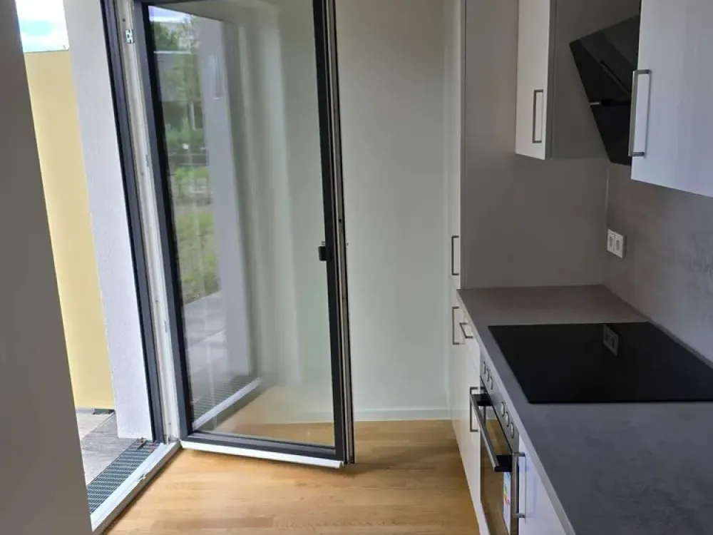 ERSTBEZUG: Moderne 2-Zimmerwohnung mit großem Balkon und Einbauküche