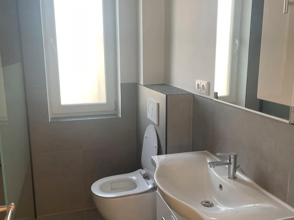 Komplett kernsanierte 4-Zimmer-Wohnung mit Balkon und Garten!!!