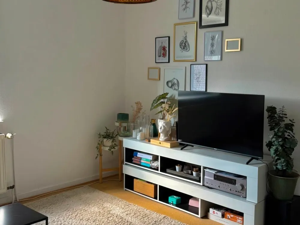 Schöne modernisierte 1,5 Zimmer Wohnung mit Küchenzeile