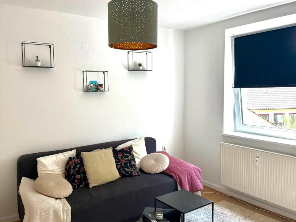 Schöne modernisierte 1,5 Zimmer Wohnung mit Küchenzeile