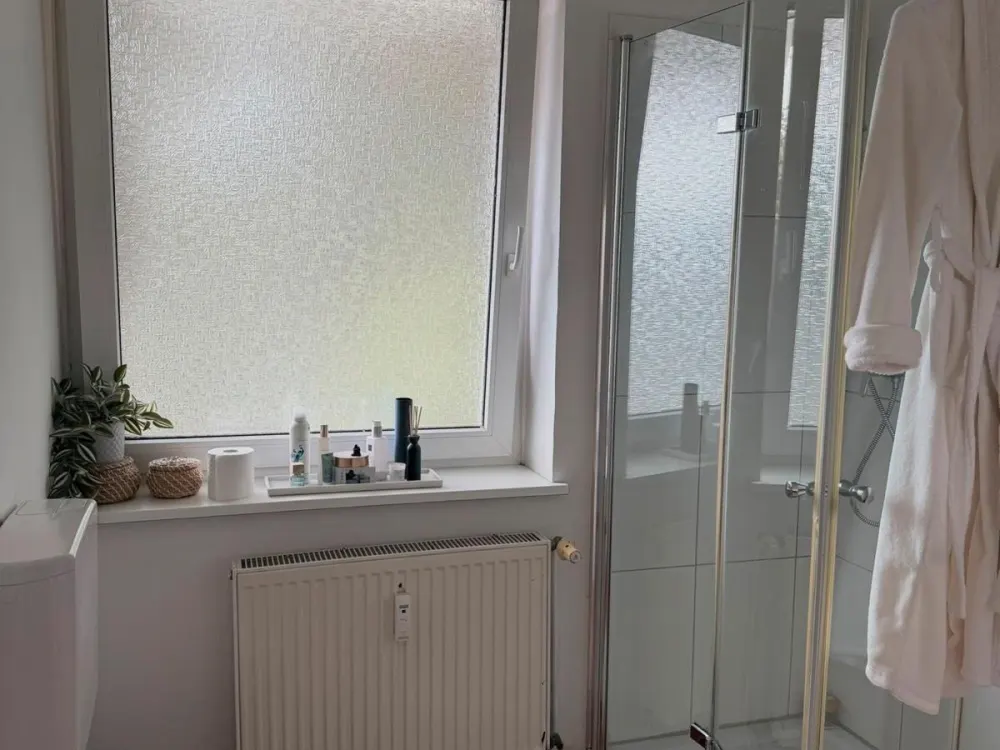 Schöne modernisierte 1,5 Zimmer Wohnung mit Küchenzeile