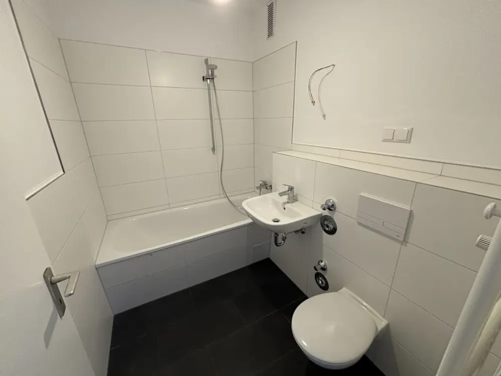 Neurenovierte 2 Zimmerwohnung