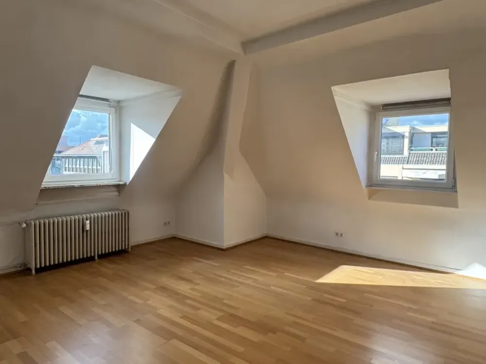 Helle, gemütliche 2-Zimmer-Wohnung mit Einbauküche in zentraler Lage von Saarbrücken