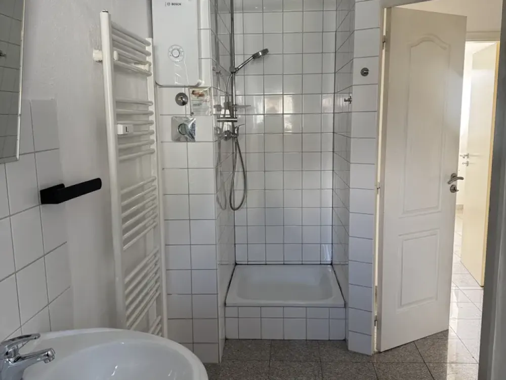 Helle, gemütliche 2-Zimmer-Wohnung mit Einbauküche in zentraler Lage von Saarbrücken