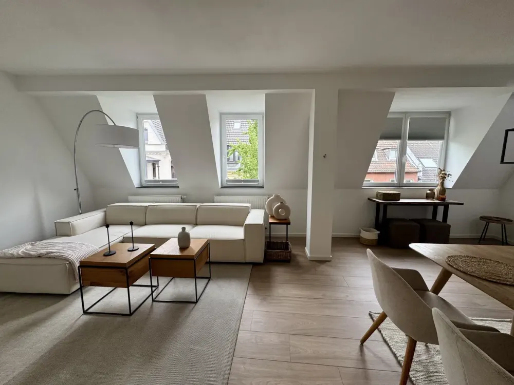 Komplett möblierte Traumwohnung mit Dachterrasse im begehrten Belgischen Viertel