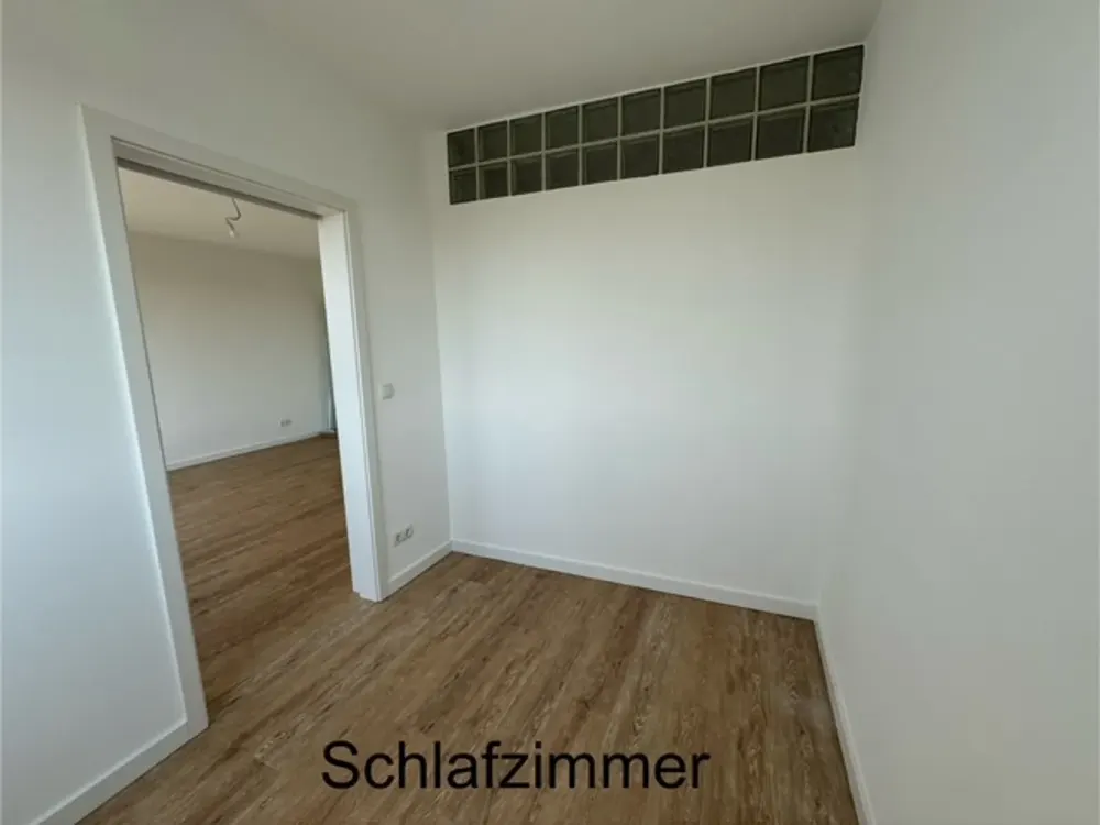 Wunderschöne grundsanierte 1,5 Zimmer-Wohnung mit Südbalkon und Weitblick
