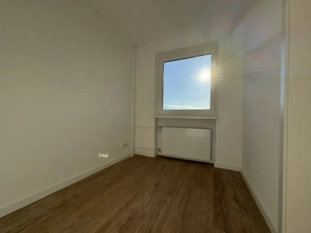 Wunderschöne grundsanierte 1,5 Zimmer-Wohnung mit Südbalkon und Weitblick