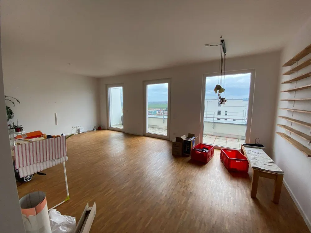 Helle 2-Zimmer-Dachgeschoss-Wohnung mit Terrasse