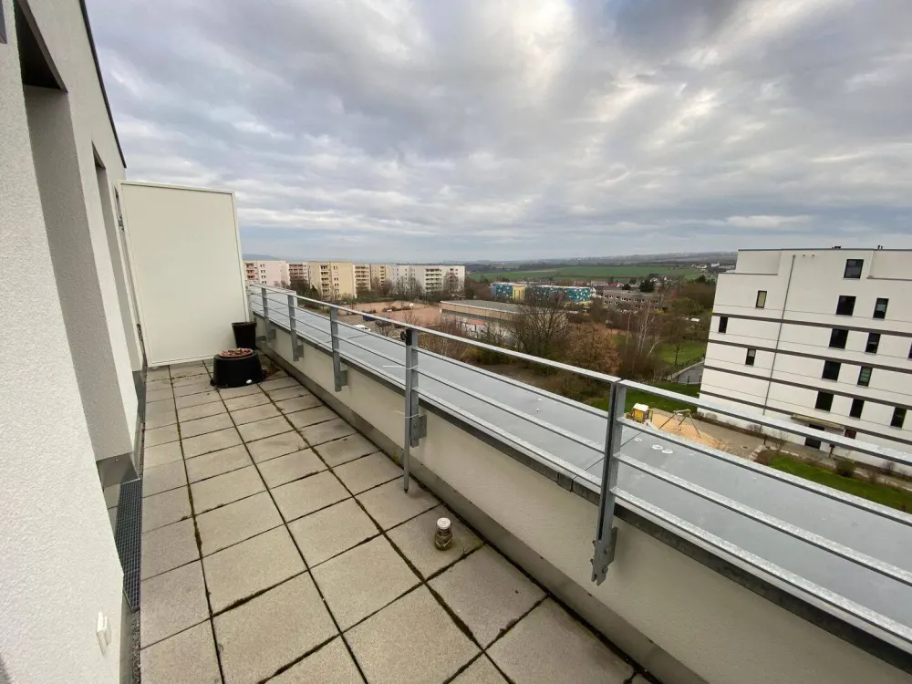 Helle 2-Zimmer-Dachgeschoss-Wohnung mit Terrasse