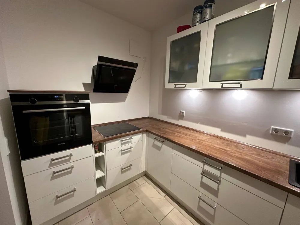 Helle 2-Zimmer-Dachgeschoss-Wohnung mit Terrasse